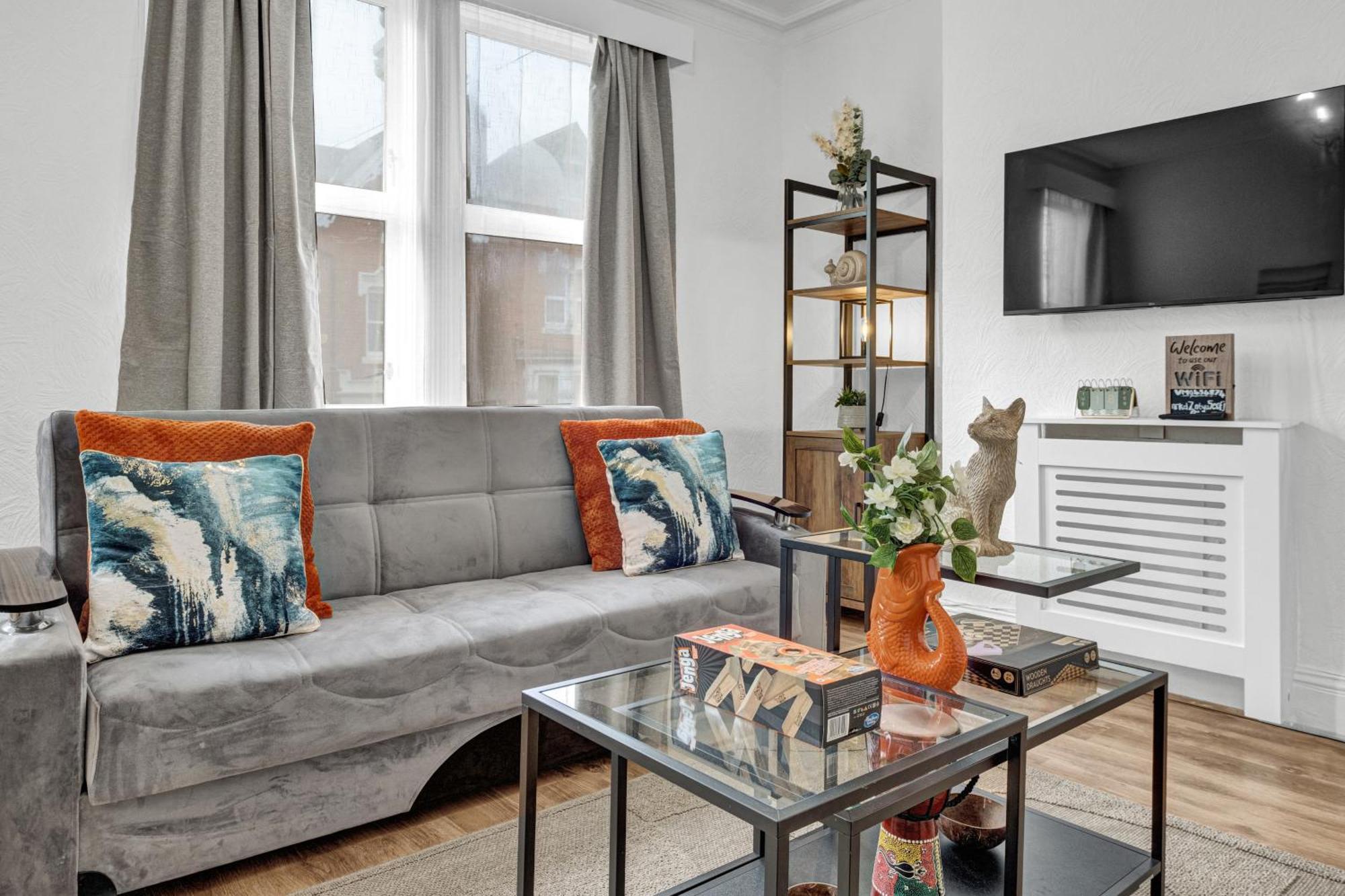 Modern 2bed Great Location, Netflix & Disney, Sleeps 6 Apartment Birmingham