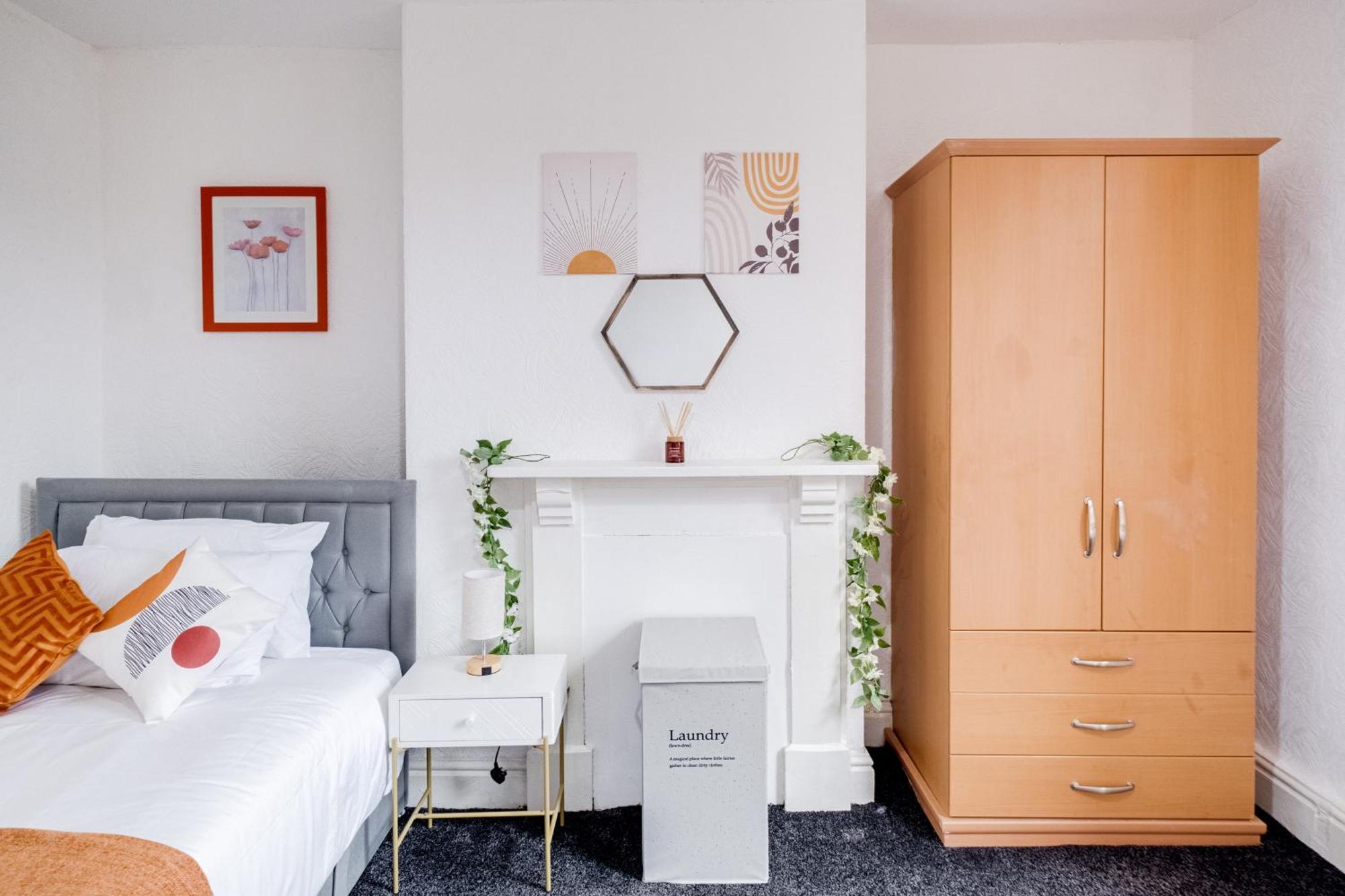 Apartment Modern 2bed Great Location, Netflix & Disney, Sleeps 6 Birmingham