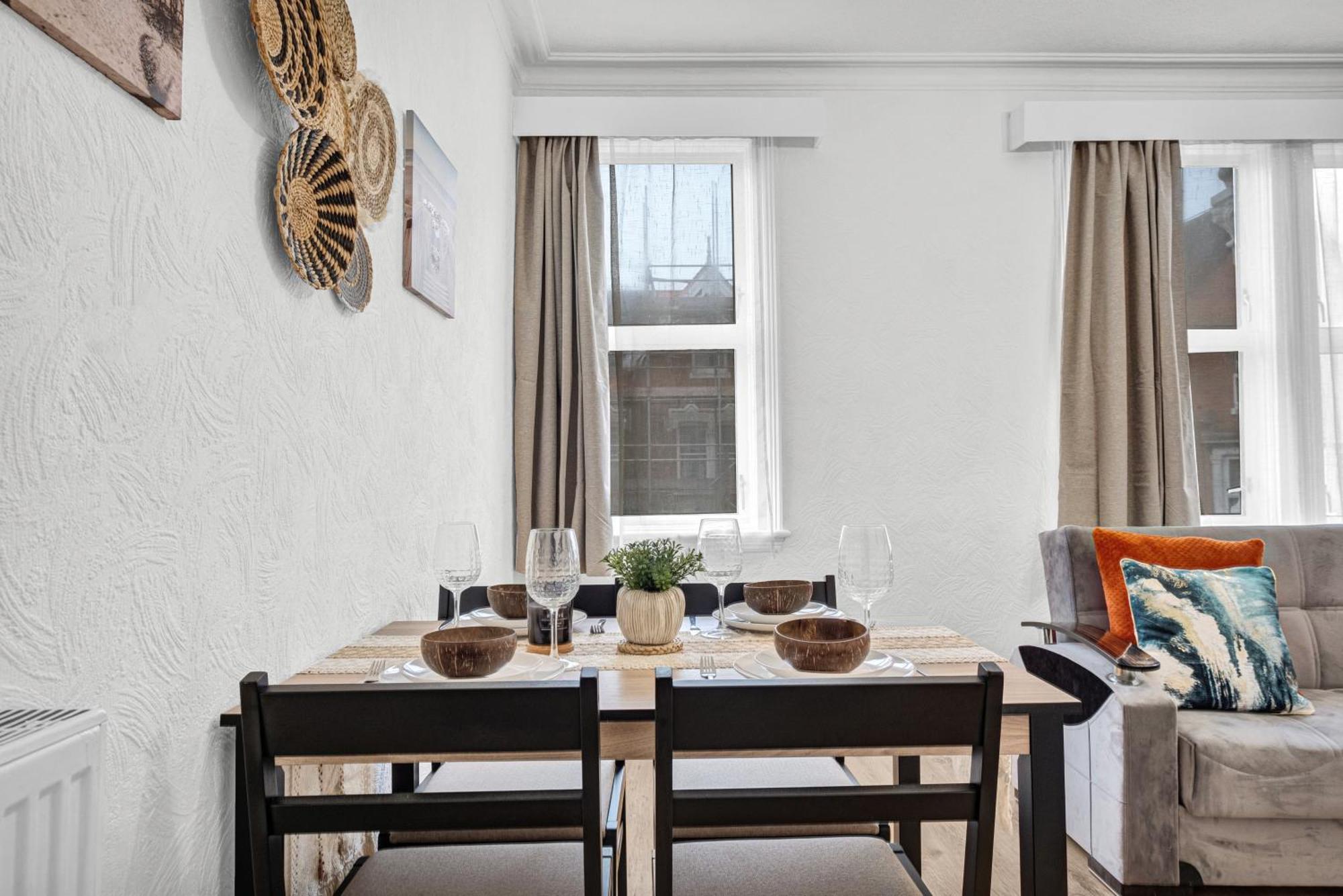 Apartment Modern 2bed Great Location, Netflix & Disney, Sleeps 6